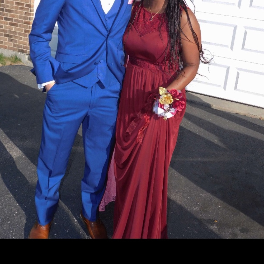 Maroon pleated prom dress sleeveless